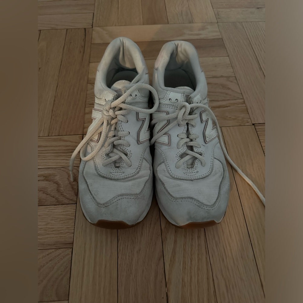 New Balance sneakers size 10